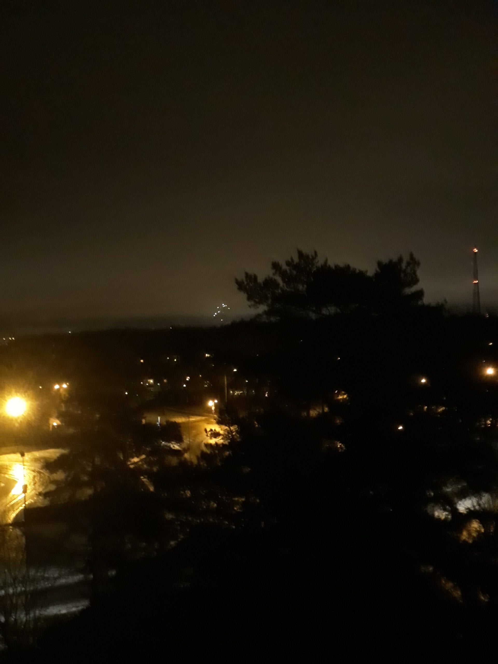 Himmel över Uppsala med fyrverkerier